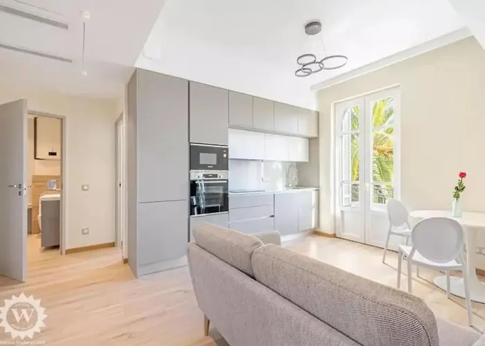 Bright, Newly Renovated *