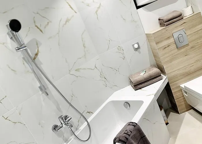 Bright, Newly Renovated *