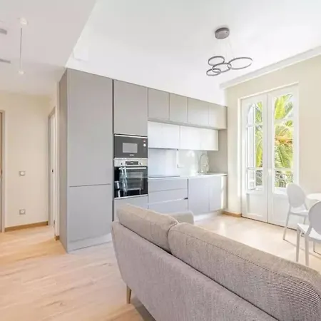 Bright, Newly Renovated *