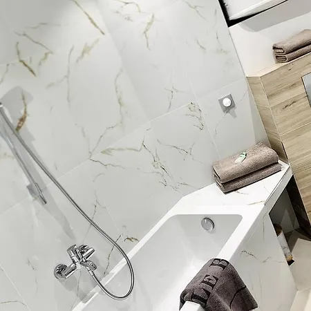 Bright, Newly Renovated *