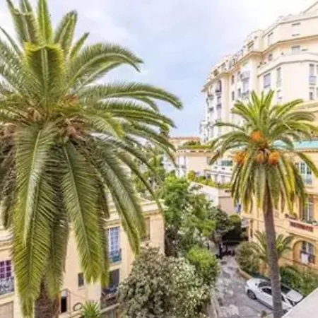 Bright, Newly Renovated Διαμέρισμα