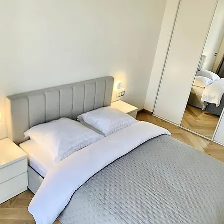 Bright, Newly Renovated * Nice