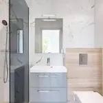 Bright, Newly Renovated * Νίκαια