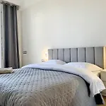 Bright, Newly Renovated Διαμέρισμα Νίκαια